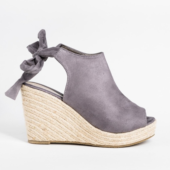 Last one 5.5! Gray espadrille wedges - Picture 2 of 2
